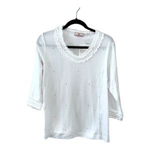 Quacker Factory Ruffled white Knit Tunic Top Rhinestone Embellishments